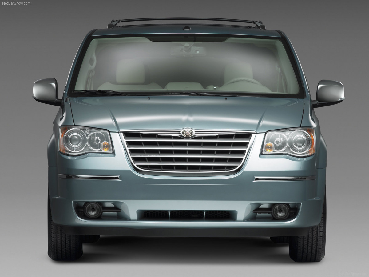 Chrysler Town and Country фото 40574