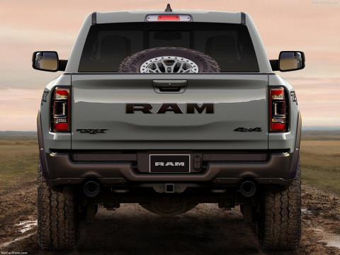 Dodge Ram 1500 фото