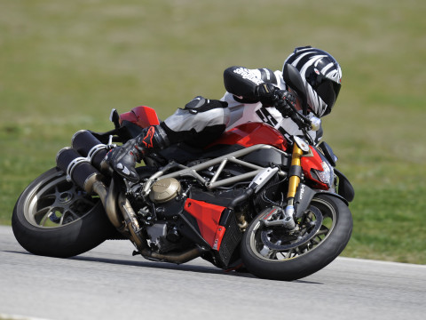 Ducati Streetfighter фото
