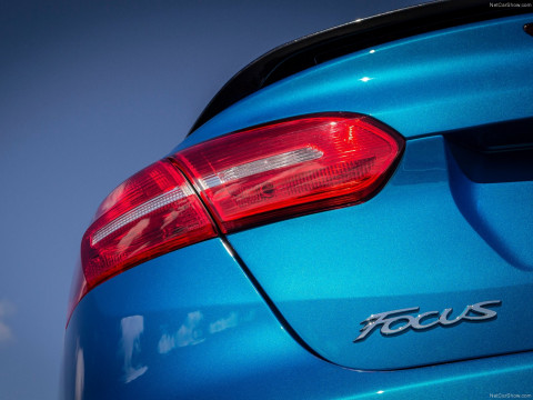 Ford Focus Sedan фото