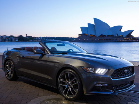 Ford Mustang Convertible фото