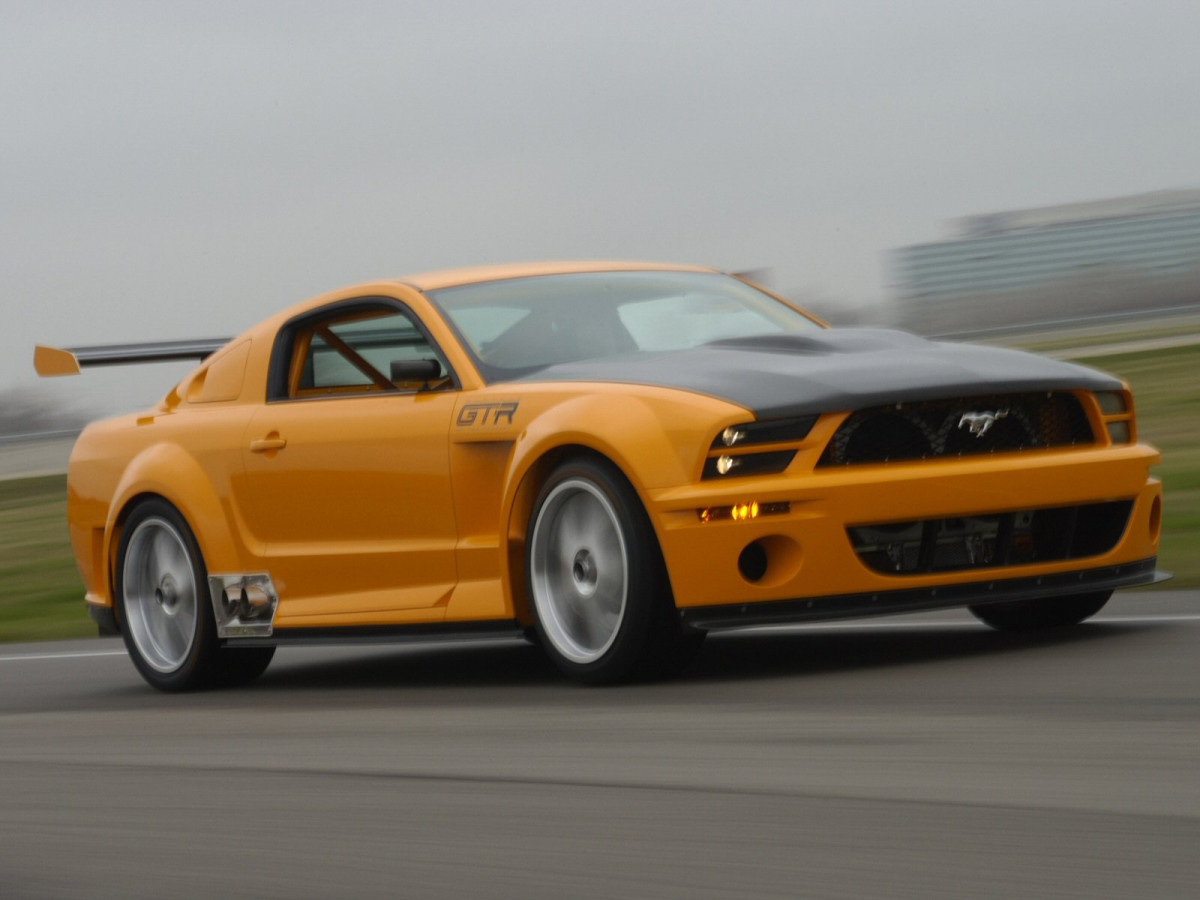 Ford Mustang GT фото 7002