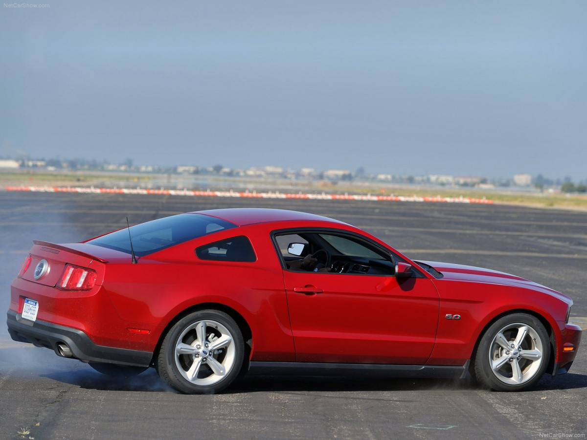Ford Mustang GT фото 76413