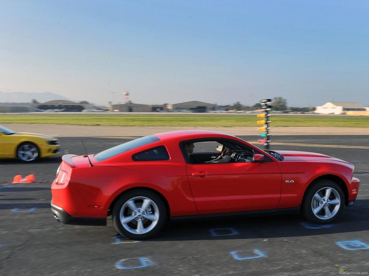 Ford Mustang GT фото 76439