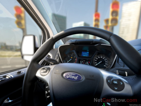Ford Tourneo Custom фото