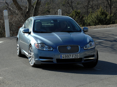 Jaguar XF фото