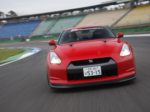 KW automotive Nissan GT-R фото