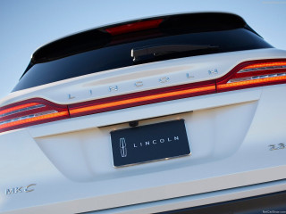 Lincoln MKC фото