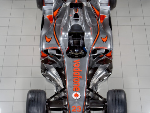 McLaren MP4-23 фото