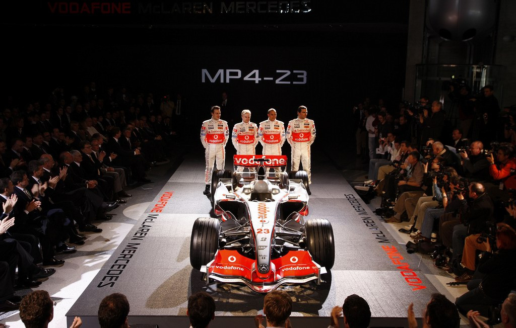 McLaren MP4-23 фото 51043