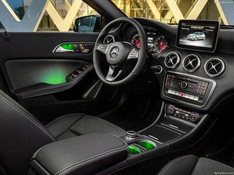 Mercedes-Benz A-Class фото