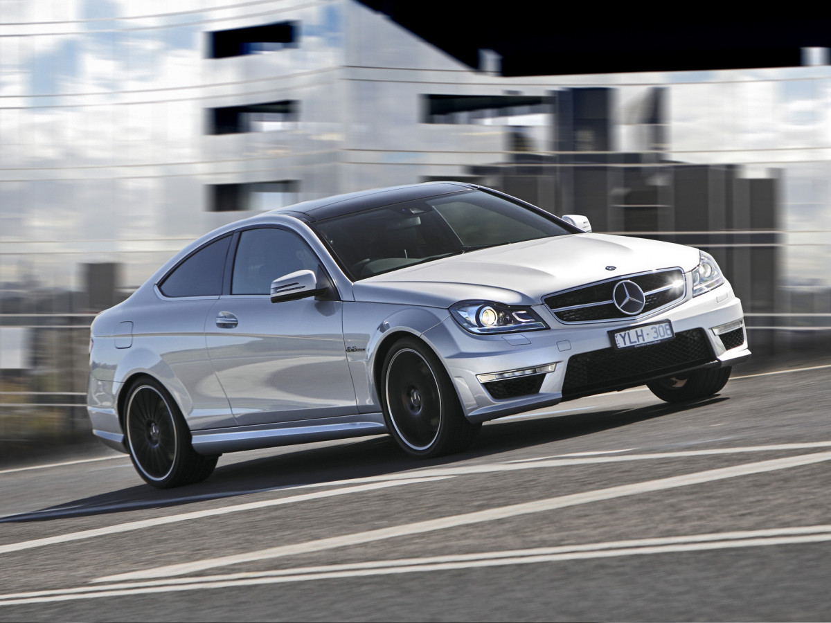 Mercedes-Benz C63 AMG Coupe фото 100076