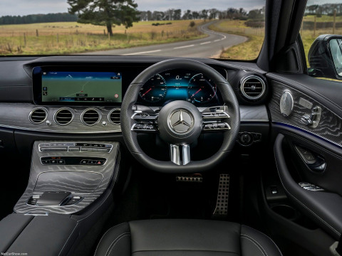 Mercedes-Benz E-Class фото