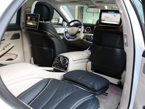 Mercedes-Benz S-Class фото