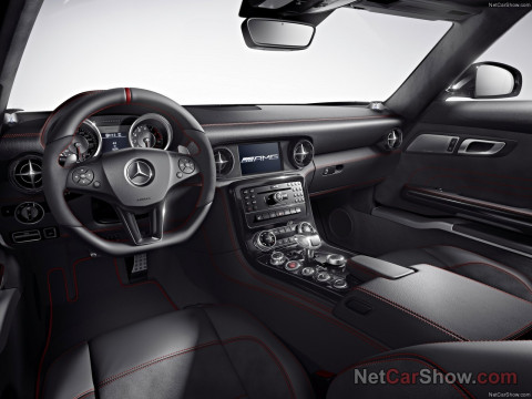 Mercedes-Benz SLS AMG GT фото