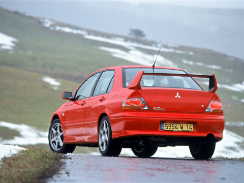 Mitsubishi Lancer Evolution фото