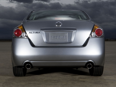 Nissan Altima фото