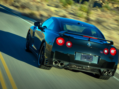 Nissan GT-R Track Pack фото