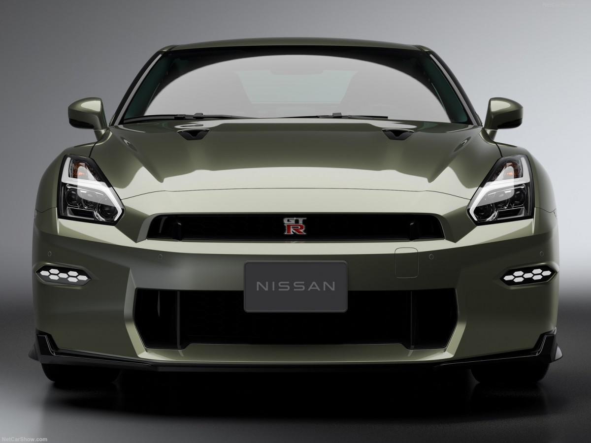 Nissan GT-R фото 210242