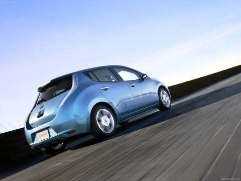 Nissan Leaf фото