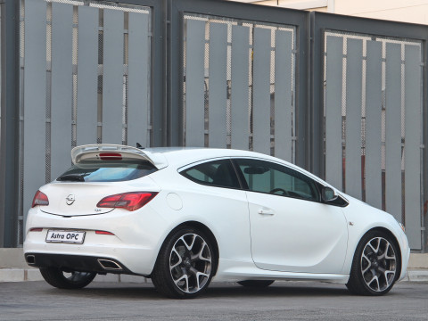 Opel Astra OPC фото