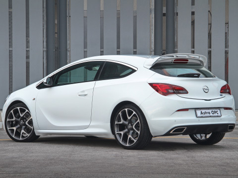 Opel Astra OPC фото