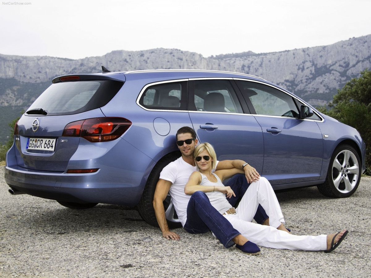 Opel Astra Sports Tourer фото 79480