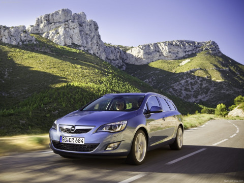 Opel Astra Sports Tourer фото