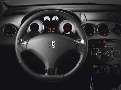 Peugeot 308 GTi фото