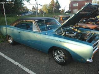 Plymouth Road Runner фото