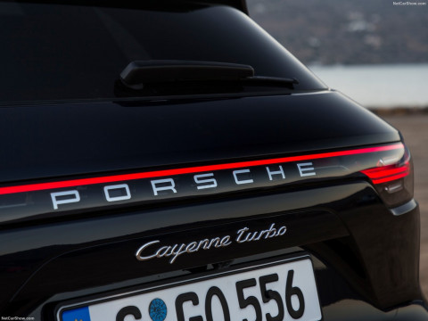 Porsche Cayenne Turbo фото