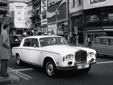 Rolls-Royce Silver Shawdow фото