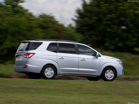 SsangYong Turismo фото