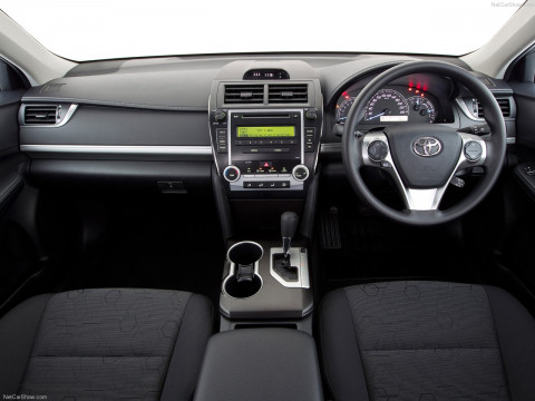 Toyota Camry фото