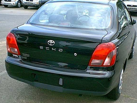 Toyota Echo фото