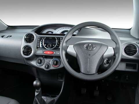 Toyota Etios фото