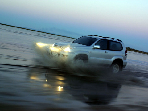 Toyota Land Cruiser Prado 120 фото
