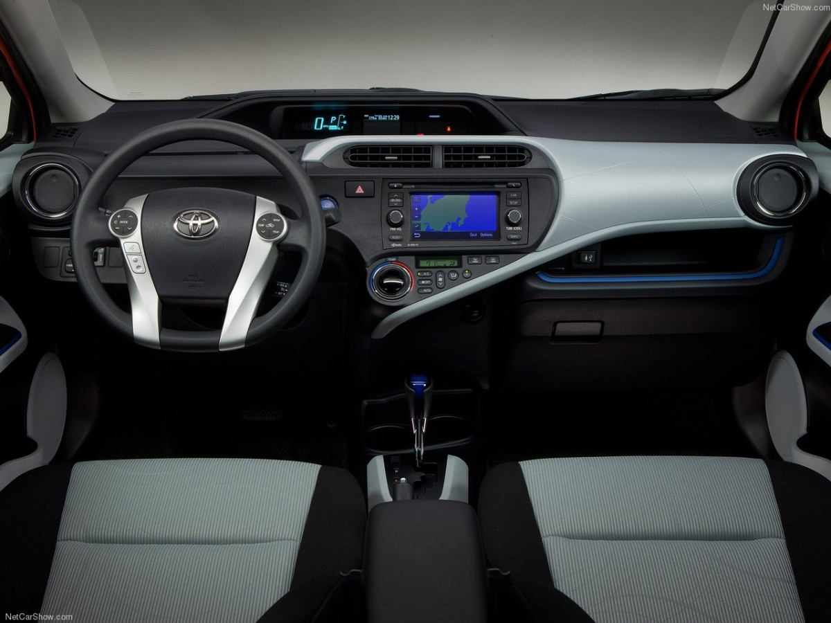 Toyota Prius C фото 89943