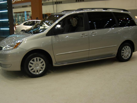 Toyota Sienna фото