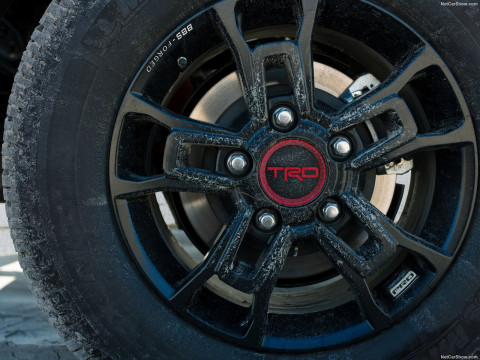Toyota Tundra TRD Pro фото