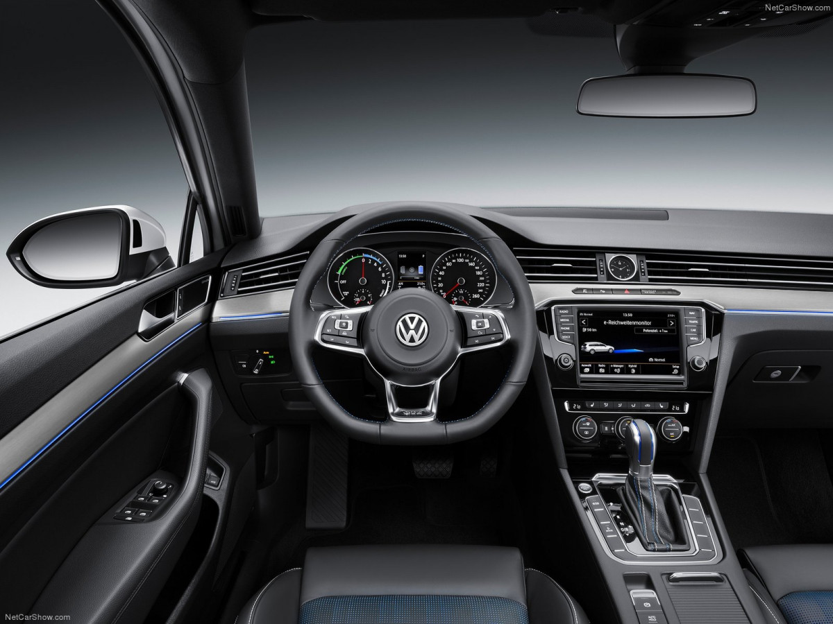 Volkswagen Passat GTE фото 152690