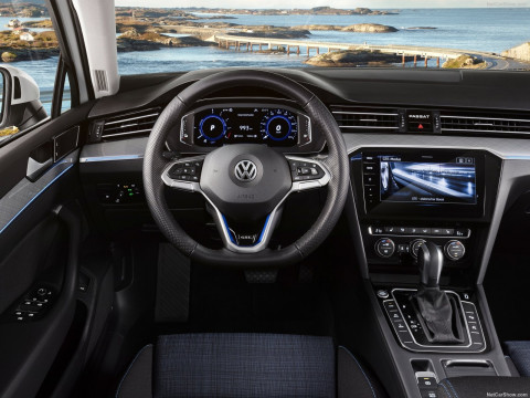 Volkswagen Passat GTE фото