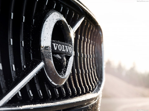 Volvo V90 Cross Country фото