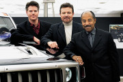 Они в ответе за третий Hummer: интерьер-дизайнер Дэйв Лайон, ведущий проекта Клэй Дин и главный дизайнер «General Motors» Эд Уэлбурн (слева направо)