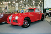 Редкая «Альфа-Ромео 6С 2500СС» 1939 года из коллекции «Клуба кабриолетов и родстеров». На такие ставили 2,5-литровые «шестерки» мощностью до 110 л.с.