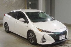 Хэтчбек Toyota Prius Plug In 