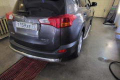 Вседорожник Toyota Rav 4 