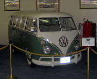 1967_Volkswagen_Bus.jpg