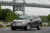 1_Lincoln_MKT_2010_6.jpg