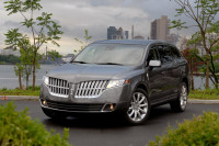 1_Lincoln_MKT_2010_8.jpg